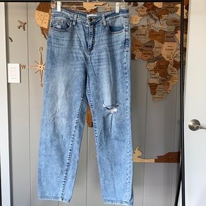 Boyfriend Baggy Loose Fit light wash booty slit Jeans